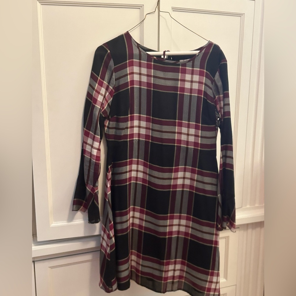 Knee length, black, white and purple plaid fit and flare dress. Loft, size 4P